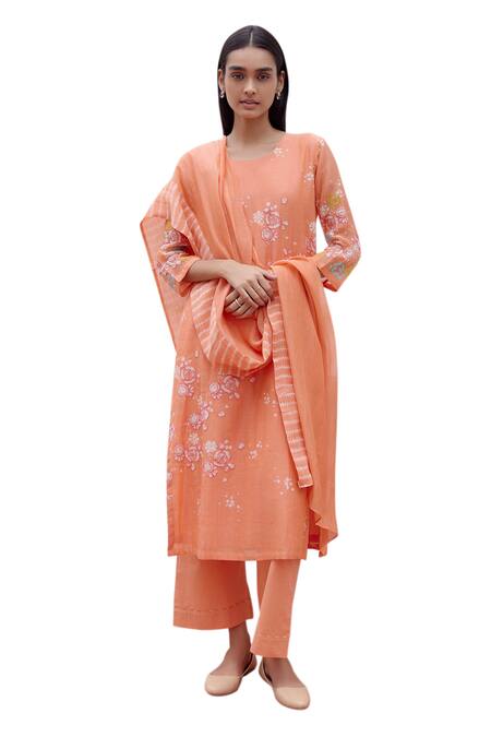 Buy_Vaayu_Peach Muslin, Cotton Embroidery Round Floral Print Thread Work Kurta Pant Set _Online_at_Aza_Fashions
