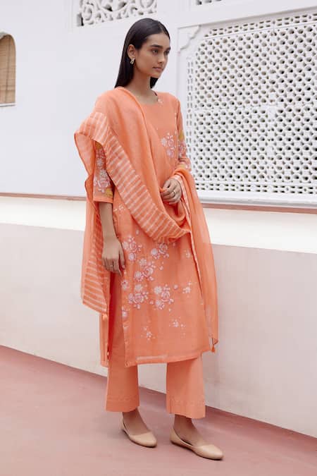 Shop_Vaayu_Peach Muslin, Cotton Embroidery Round Floral Print Thread Work Kurta Pant Set _Online_at_Aza_Fashions