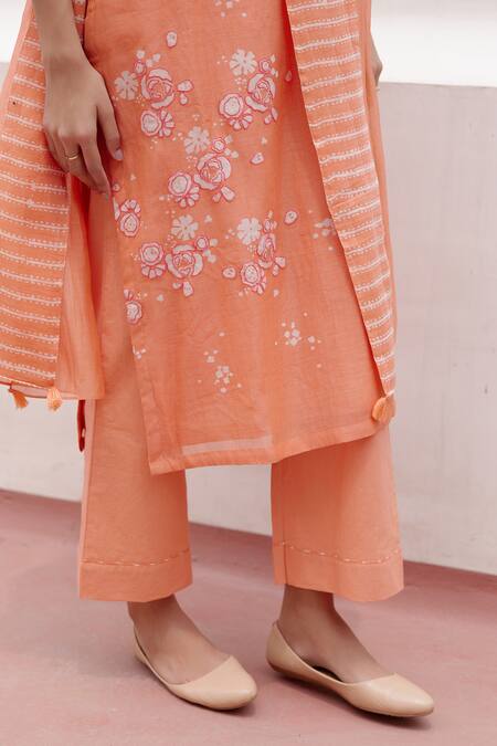Vaayu_Peach Muslin, Cotton Embroidery Round Floral Print Thread Work Kurta Pant Set _at_Aza_Fashions