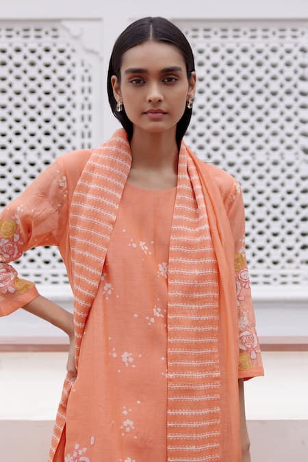 Shop_Vaayu_Peach Muslin, Cotton Embroidery Round Floral Print Thread Work Kurta Pant Set 