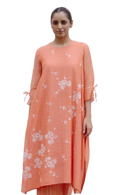 Vaayu_Peach Muslin, Cotton Embroidery Round Neck Floral Thread Dress _Online_at_Aza_Fashions