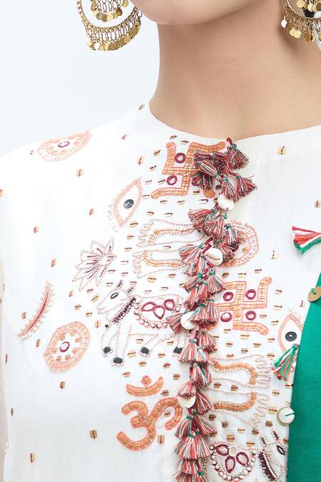 Minaxi Dadoo Ivory Chanderi Tassels Collared Temple Embroidered Long Kurta Set at Aza Fashions Minaxi Dadoo_Ivory Chanderi Tassels Collared Temple Embroidered Long Kurta Set _at_Aza_Fashions