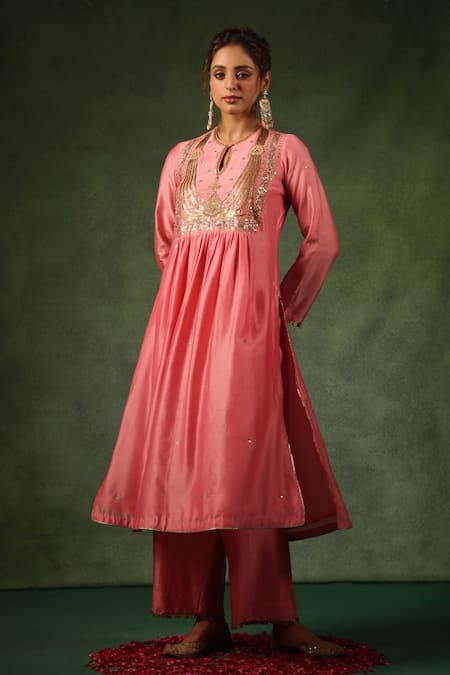 Shop Label Niti Bothra Pink Chanderi Silk Sequins, Zari, Embroidery, Gota Patti Kurta And Pant Set Shop_Label Niti Bothra_Pink Chanderi Silk Sequins, Zari, Embroidery, Gota Patti Kurta And Pant Set