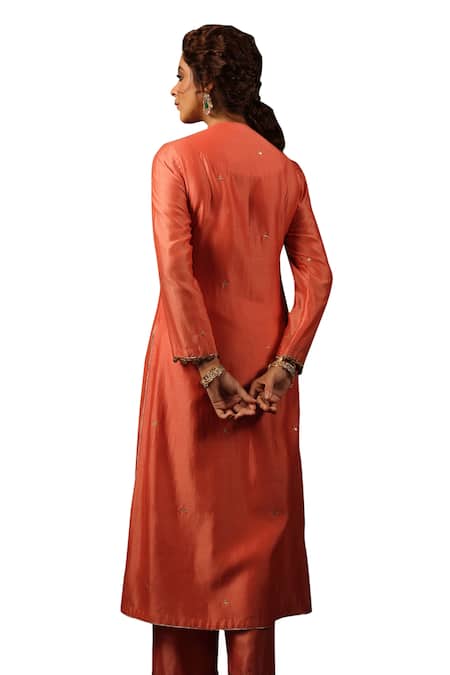Label Niti Bothra Peach Chanderi Silk Sequins, Zari Keyhole Zardozi Embroidered Kurta And Pant Set Online at Aza Fashions Label Niti Bothra_Peach Chanderi Silk Sequins, Zari Keyhole Zardozi Embroidered Kurta And Pant Set _Online_at_Aza_Fashions