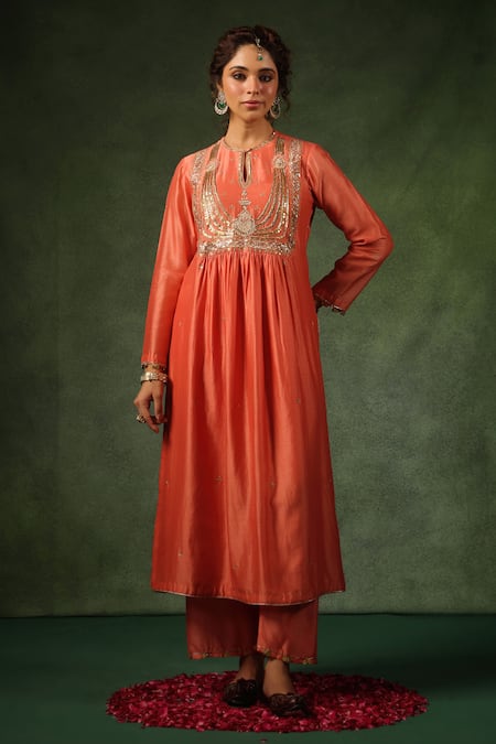 Buy_Label Niti Bothra_Peach Chanderi Silk Sequins, Zari Keyhole Zardozi Embroidered Kurta And Pant Set _Online_at_Aza_Fashions