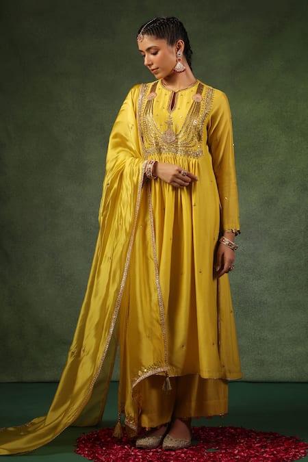 Label Niti Bothra Yellow Kurta And Pant Chanderi Silk Embroidery Zardozi Keyhole Set 