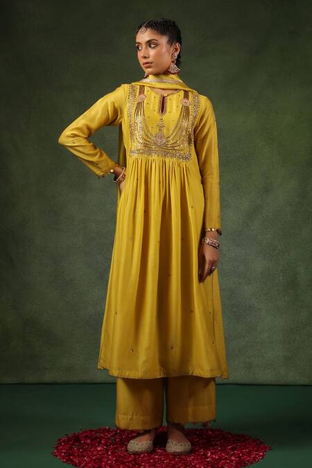 Buy_Label Niti Bothra_Yellow Chanderi Silk Sequins, Zari, Embroidery Zardozi Kurta And Pant Set _Online_at_Aza_Fashions