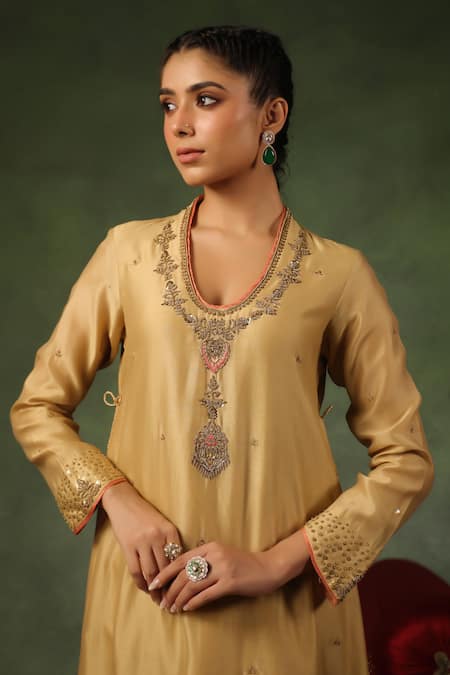 Label Niti Bothra_Gold Chanderi Silk Sequins, Zari, Embroidery Round Leaf Butta Kurta And Pant Set _at_Aza_Fashions