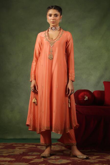 Buy_Label Niti Bothra_Peach Chanderi Silk Embroidery, Sequins, Zari Paan Butta Zardozi And Kurta Set _Online_at_Aza_Fashions