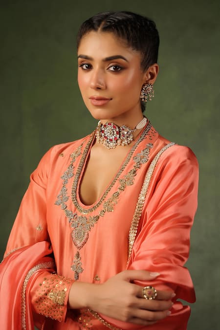 Buy_Label Niti Bothra_Peach Chanderi Silk Embroidery, Sequins, Zari Paan Butta Zardozi And Kurta Set 
