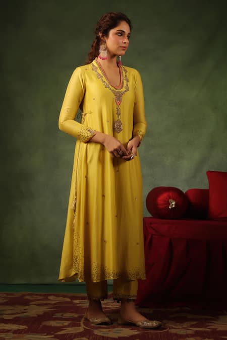 Label Niti Bothra_Yellow Chanderi Silk Sequins, Zari, Embroidery Round Zardozi Kurta And Pant Set _at_Aza_Fashions