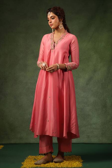 Label Niti Bothra_Pink Chanderi Silk Zari, Sequins, Embroidery V-neck Phool Zardozi Kurta And Pant _Online_at_Aza_Fashions