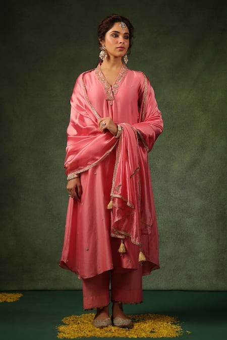 Label Niti Bothra_Pink Chanderi Silk Zari, Sequins, Embroidery V-neck Phool Zardozi Kurta And Pant _at_Aza_Fashions