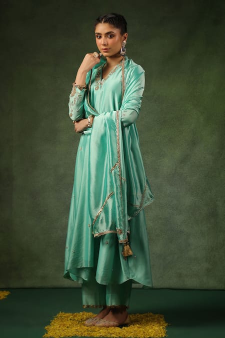 Shop_Label Niti Bothra_Blue Chanderi Silk Zari, Sequins, Embroidery V-neck, Collared Zardozi Kurta Set _Online_at_Aza_Fashions