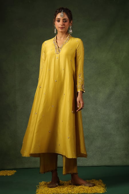 Shop_Label Niti Bothra_Yellow Chanderi Silk Zari, Sequins, Embroidery Zardozi And Kurta & Pant Set _at_Aza_Fashions