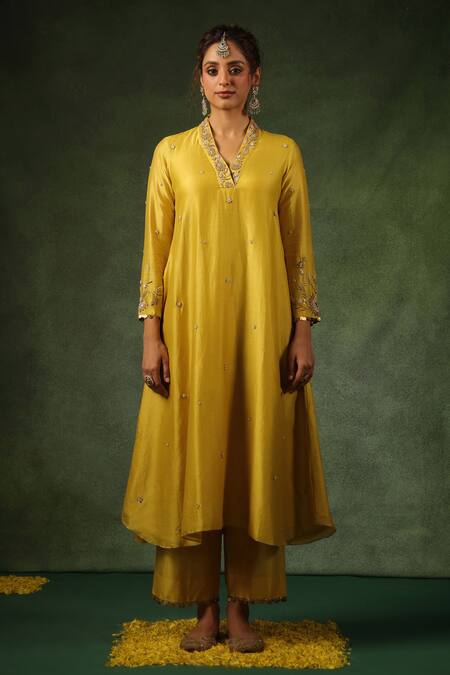 Buy_Label Niti Bothra_Yellow Chanderi Silk Zari, Sequins, Embroidery Zardozi And Kurta & Pant Set _Online_at_Aza_Fashions
