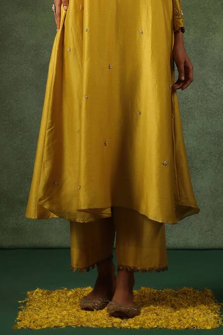 Label Niti Bothra Yellow Chanderi Silk Zari, Sequins, Embroidery Zardozi And Kurta & Pant Set at Aza Fashions Label Niti Bothra_Yellow Chanderi Silk Zari, Sequins, Embroidery Zardozi And Kurta & Pant Set _at_Aza_Fashions