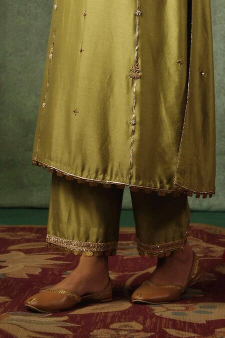 Label Niti Bothra Green Chanderi Silk Zari, Sequins, Embroidery Round Zardozi Kurta And Pant Set at Aza Fashions Label Niti Bothra_Green Chanderi Silk Zari, Sequins, Embroidery Round Zardozi Kurta And Pant Set _at_Aza_Fashions