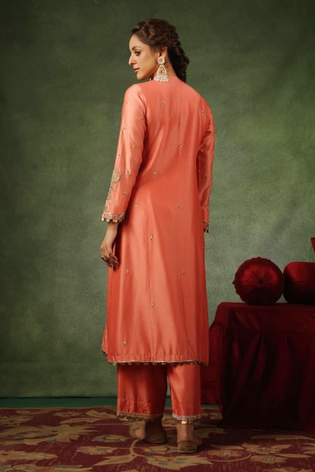 Shop_Label Niti Bothra_Peach Chanderi Silk Zari, Sequins, Embroidery, Leaf Stripe Kurta And Pant Set _at_Aza_Fashions