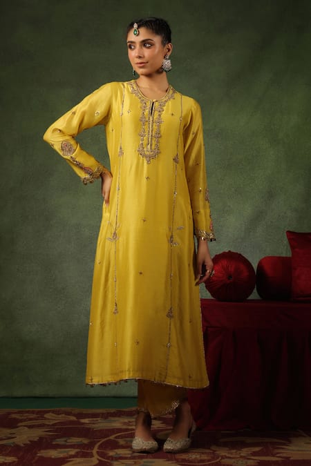 Shop_Label Niti Bothra_Yellow Chanderi Silk, Organza Sequins, Zari, Embroidery Round Patti Kurta Set _Online_at_Aza_Fashions