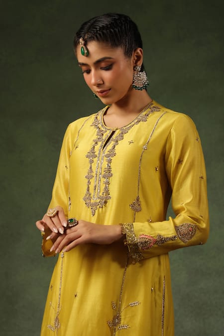 Label Niti Bothra_Yellow Chanderi Silk, Organza Sequins, Zari, Embroidery Round Patti Kurta Set _at_Aza_Fashions