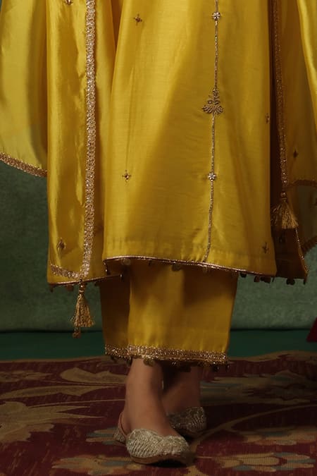 Shop_Label Niti Bothra_Yellow Chanderi Silk, Organza Sequins, Zari, Embroidery Round Patti Kurta Set 