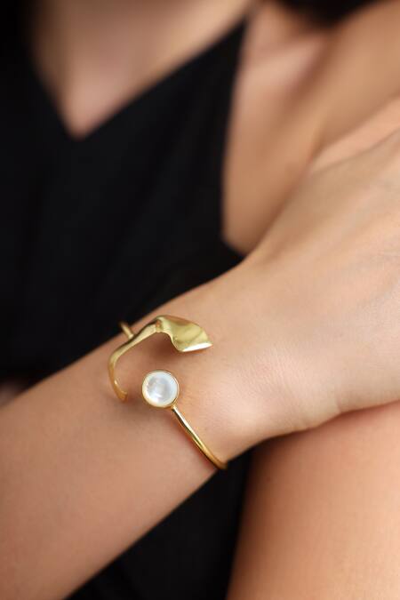 Buy_Varnika Arora_White Pearls Embellished Shell Bracelet _Online_at_Aza_Fashions