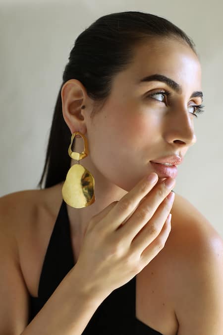 Varnika Arora Gold Plated Sol Abstract Shaped Dangler Earrings 