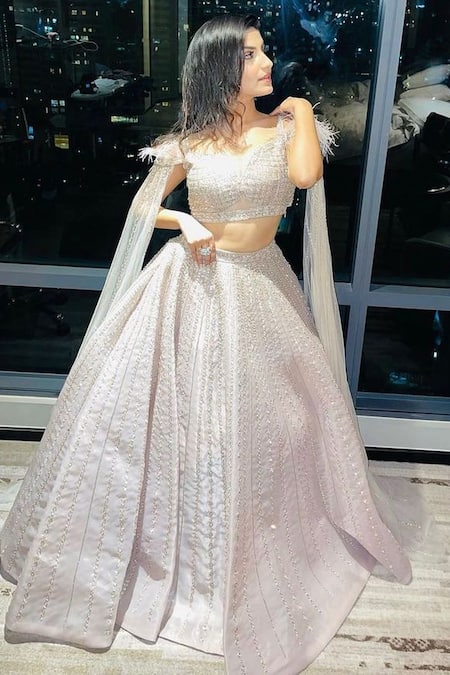 Chaashni By Maansi And Ketan Pink Organza Feathers Sweetheart Neck Sequin Embroidered Lehenga Blouse Set at Aza Fashions Chaashni By Maansi And Ketan_Pink Organza Feathers Sweetheart Neck Sequin Embroidered Lehenga Blouse Set _at_Aza_Fashions