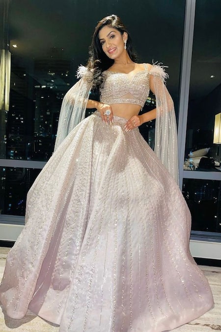 Shop Chaashni By Maansi And Ketan Pink Organza Feathers Sweetheart Neck Sequin Embroidered Lehenga Blouse Set Shop_Chaashni By Maansi And Ketan_Pink Organza Feathers Sweetheart Neck Sequin Embroidered Lehenga Blouse Set