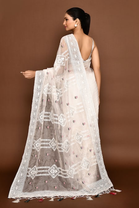 Naintara Bajaj Peacock Thread Embroidered Saree With Unstitched Blouse Piece 