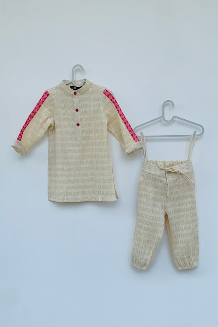 ORCR Textured Kurta & Pant Set 