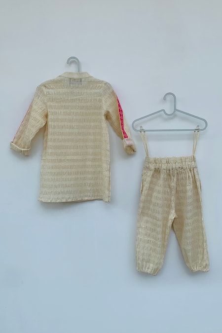 Orcr Textured Kurta & Pant Set 
