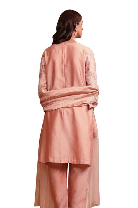 Omana By Ranjana Bothra Pink Cotton Satin, Crepe V-neck Floral Applique Kurta Trouser Set Online at Aza Fashions Omana By Ranjana Bothra_Pink Cotton Satin, Crepe V-neck Floral Applique Kurta Trouser Set _Online_at_Aza_Fashions