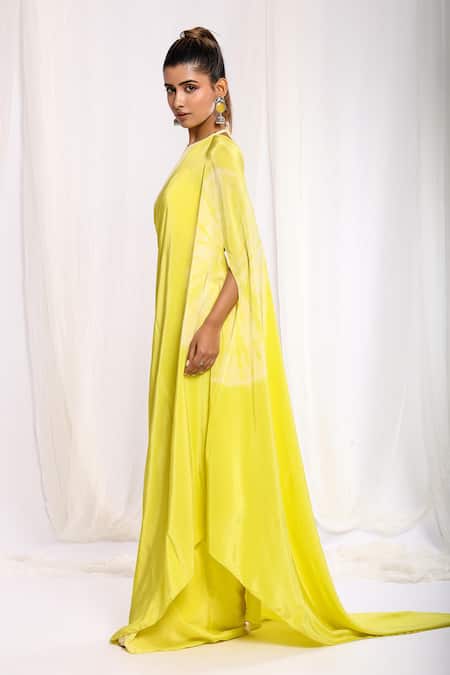 Buy Ellemora Fashions Yellow Crepe Halter Neck Tie Dye Patch Pre-draped Saree With Blouse Buy_Ellemora Fashions_Yellow Crepe Halter Neck Tie Dye Patch Pre-draped Saree With Blouse