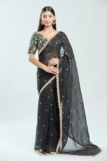 Priti Sahni Embroidered Saree With Blouse 