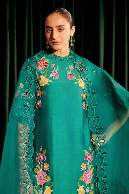 Shop Chandrima Green Silk Organza Embroidery, Cut Work Scallop Border Dupatta at Aza Fashions Shop_Chandrima_Green Silk Organza Embroidery, Cut Work Scallop Border Dupatta _at_Aza_Fashions