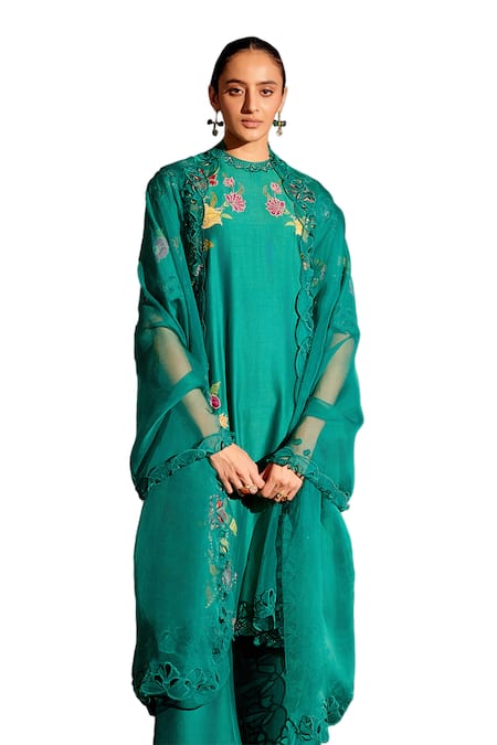 Chandrima Green Silk Organza Embroidery, Cut Work Scallop Border Dupatta Online at Aza Fashions Chandrima_Green Silk Organza Embroidery, Cut Work Scallop Border Dupatta _Online_at_Aza_Fashions