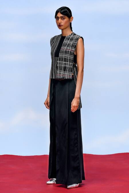 Shop Febo6 Black Silk, Crepe Opacity Pleated Flared Trouser Online at Aza Fashions Shop_Febo6_Black Silk, Crepe Opacity Pleated Flared Trouser _Online_at_Aza_Fashions