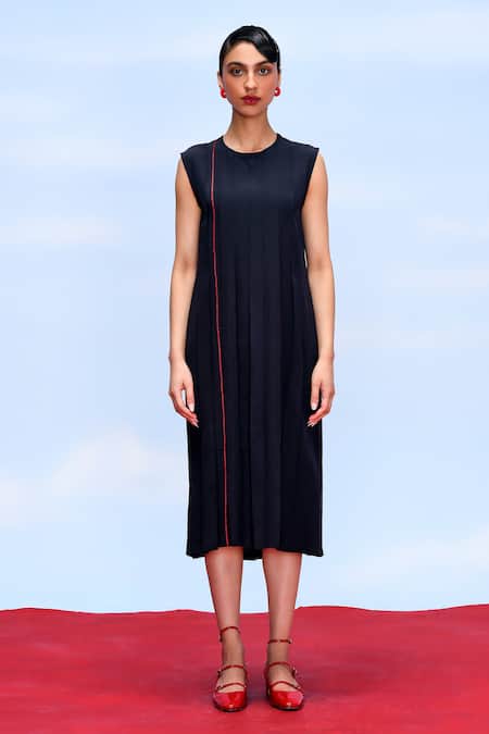Febo6 Black Silk Embroidery Round Neck Deform Box Pleated Dress Online at Aza Fashions Febo6_Black Silk Embroidery Round Neck Deform Box Pleated Dress _Online_at_Aza_Fashions