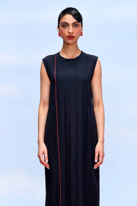 Buy Febo6 Black Silk Embroidery Round Neck Deform Box Pleated Dress Online at Aza Fashions Buy_Febo6_Black Silk Embroidery Round Neck Deform Box Pleated Dress _Online_at_Aza_Fashions