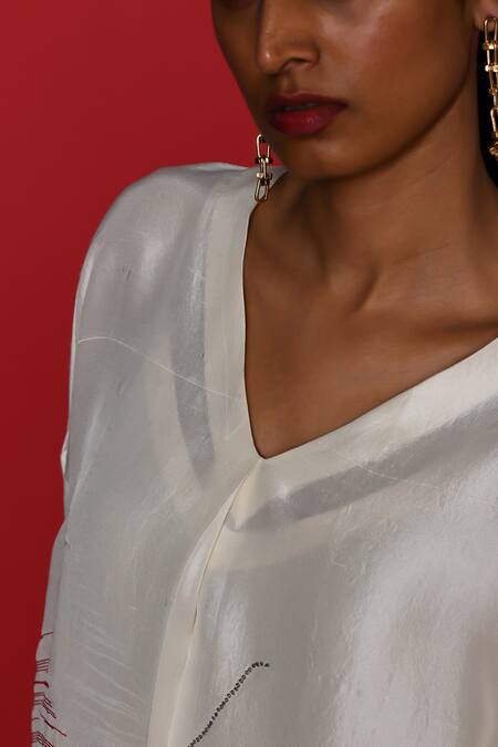 Febo6_Off White Viscose, Silk Embroidery V-neck Native French Knots Kaftan Dress _at_Aza_Fashions