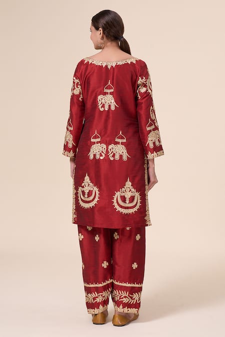 Samyukta Singhania Elephant Aari Embroidered Kurta Salwar Set 