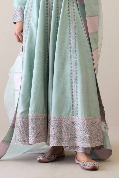 Ridhimaa Gupta_Green Silk Organza, Viscose Embroidery, Diamonds V-neck Haneen Anarkali Set _Online_at_Aza_Fashions