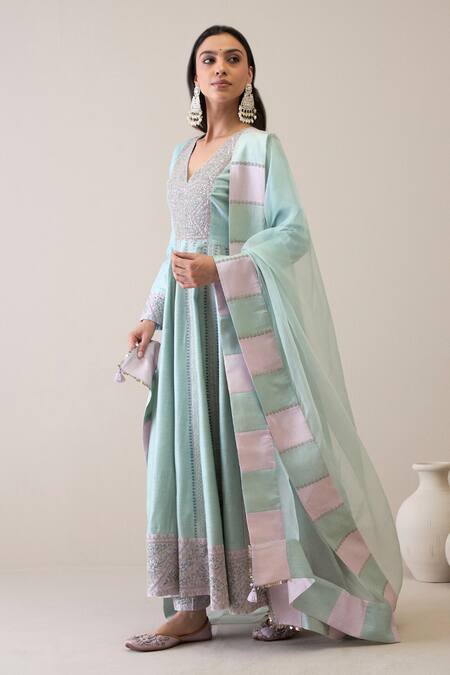 Buy_Ridhimaa Gupta_Green Silk Organza, Viscose Embroidery, Diamonds V-neck Haneen Anarkali Set _Online_at_Aza_Fashions