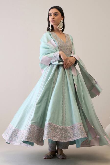 Shop_Ridhimaa Gupta_Green Silk Organza, Viscose Embroidery, Diamonds V-neck Haneen Anarkali Set 
