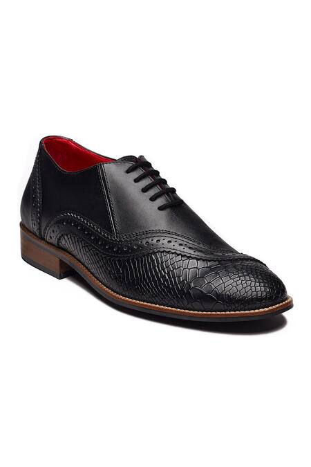 Banjaaran Studio Black Brogue Mirza Crocodile Skin Textured Online at Aza Fashions Banjaaran Studio_Black Brogue Mirza Crocodile Skin Textured_Online_at_Aza_Fashions