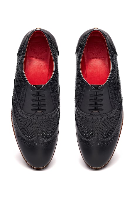 Shop Banjaaran Studio Black Brogue Sartaj Crocodile Skin Textured at Aza Fashions Shop_Banjaaran Studio_Black Brogue Sartaj Crocodile Skin Textured_at_Aza_Fashions