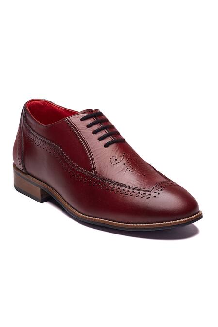 Banjaaran Studio_Red Brogue Nawab_Online_at_Aza_Fashions