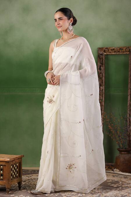 Buy_Geroo Jaipur_White Chiffon Floral Butti Embroidered Saree With Unstitched Blouse Piece _Online_at_Aza_Fashions